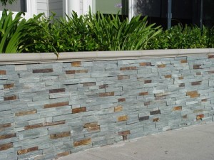 bluestone-veneer-retaining-wall-stone-veneer-maureen-gilmer_5072